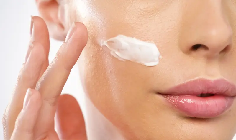 ضد آفتاب برای پوست خشک و لک دار